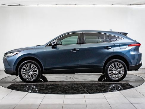 Used 2023 Toyota Venza Limited image 12