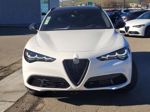 Used 2025 Alfa Romeo Stelvio Sprint AWD/4WD image 2