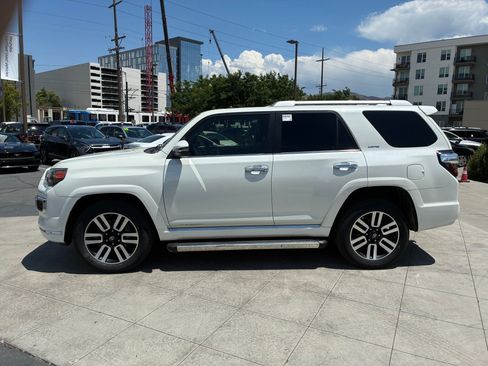 Used 2021 Toyota 4Runner Limited AWD/4WD image 9