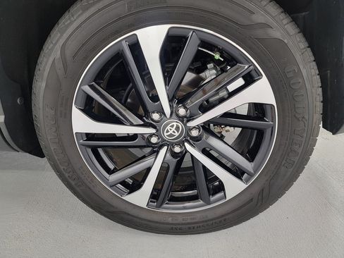 Used 2023 Toyota Corolla Cross AWD Hybrid w/ Convenience Package image 11
