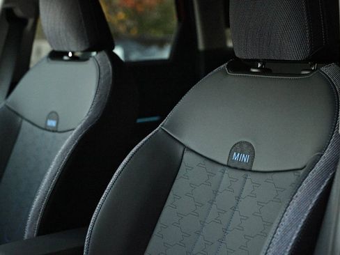 Used 2025 MINI Cooper Countryman S w/ Comfort Package Max image 23