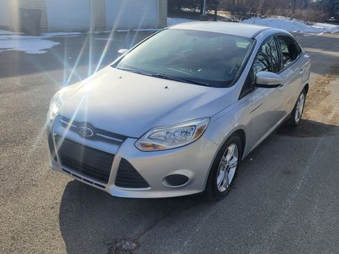 Used 2013 Ford Focus SE w/ SE Winter Pkg image 7