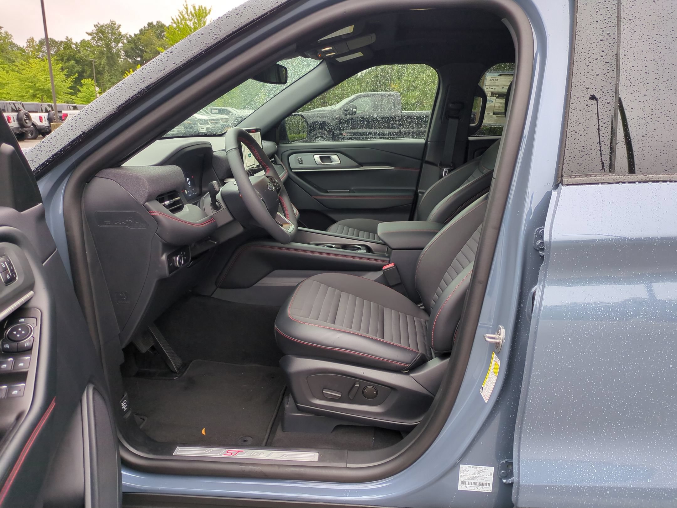 New 2026 Ford Explorer ST-Line w/ ST-Line Street Pack AWD/4WD image 13