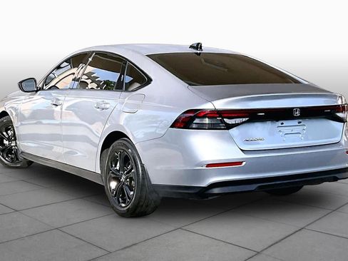 Used 2025 Honda Accord SE image 12