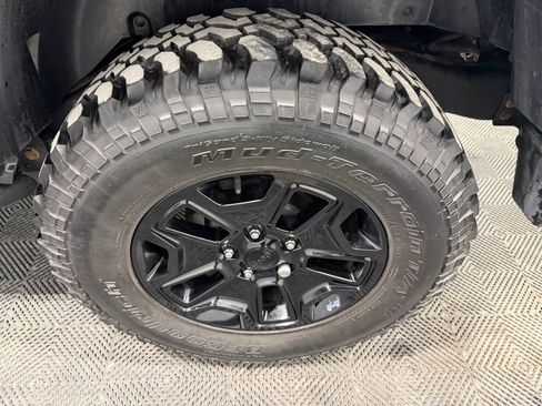 Used 2017 Jeep Wrangler Sport image 16