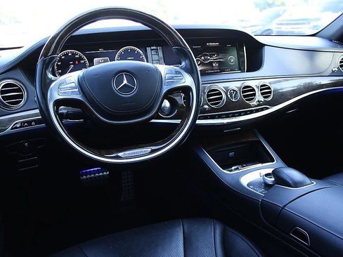 Used 2014 Mercedes-Benz S 550 Sedan image 16