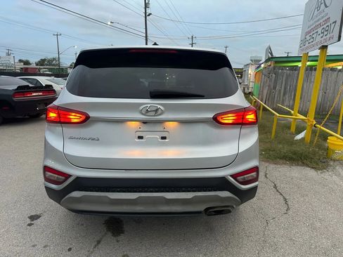 Used 2019 Hyundai Santa Fe SE image 5
