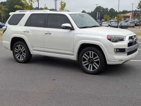 Used 2023 Toyota 4Runner Limited AWD/4WD image 2