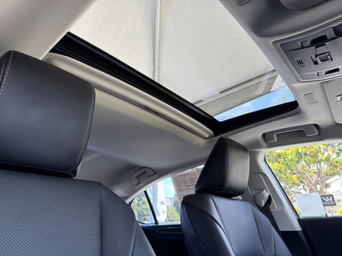 Used 2022 Lexus ES 350 w/ Accessory Package FWD image 18
