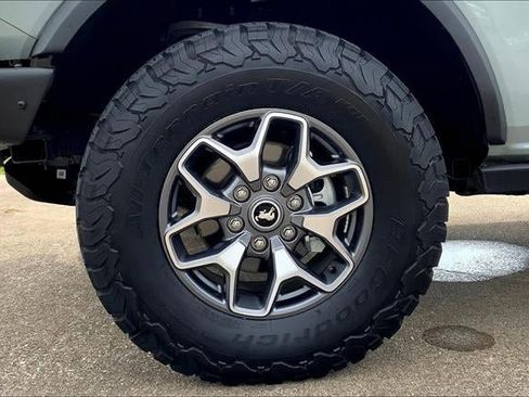 Used 2022 Ford Bronco Badlands image 41