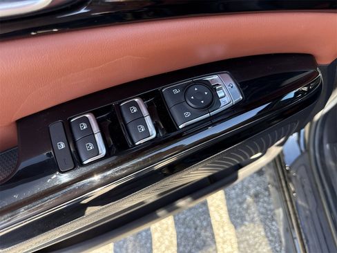 Used 2022 Kia Carnival SX image 37