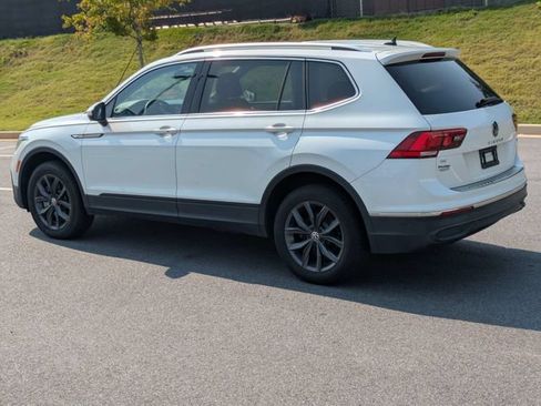 Used 2023 Volkswagen Tiguan SE AWD/4WD image 6