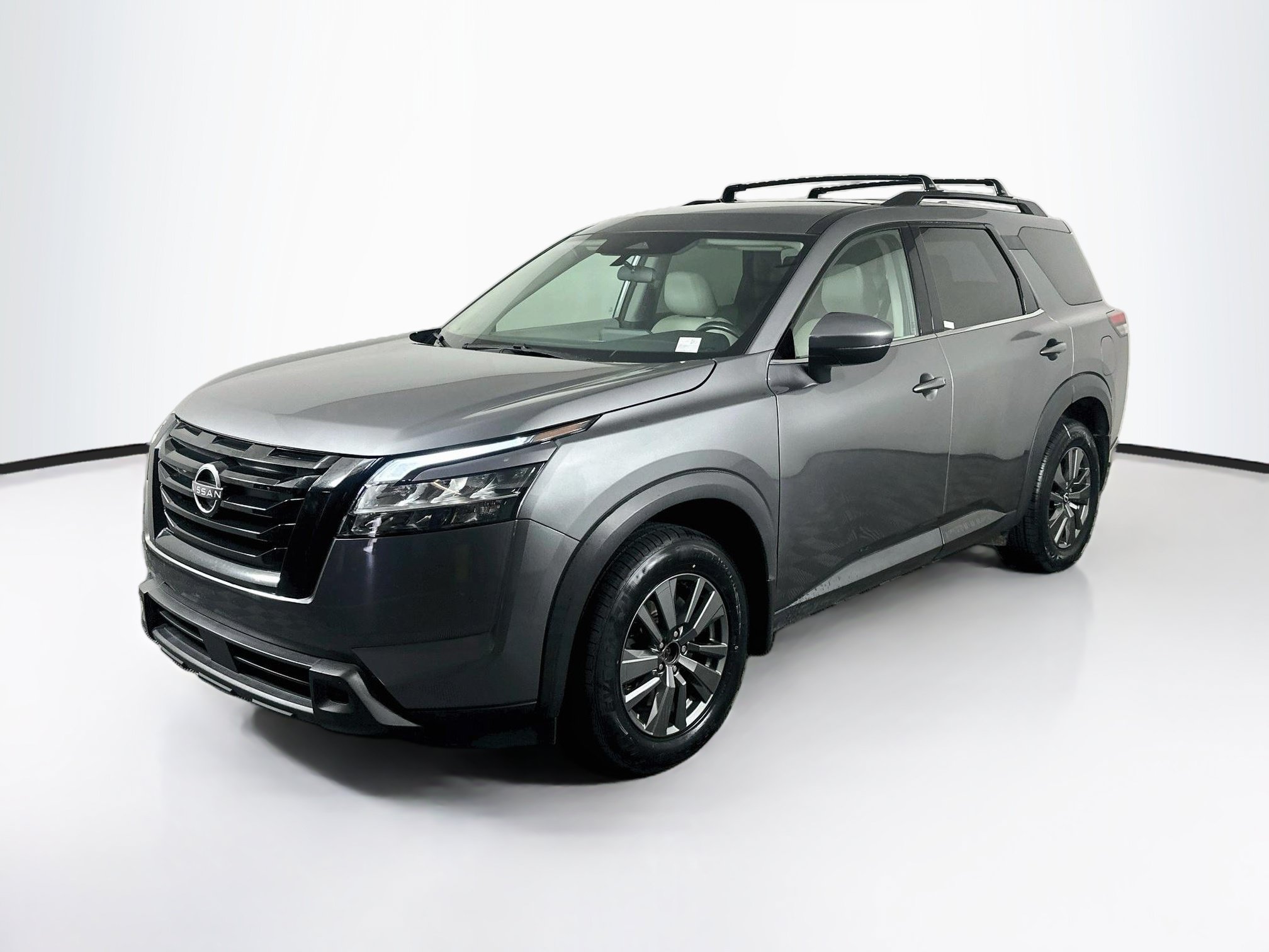 Used 2022 Nissan Pathfinder SV FWD image 3