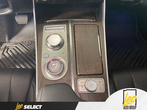 Used 2024 Genesis GV80 2.5T AWD/4WD image 16