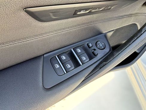 Used 2018 BMW 530i image 19