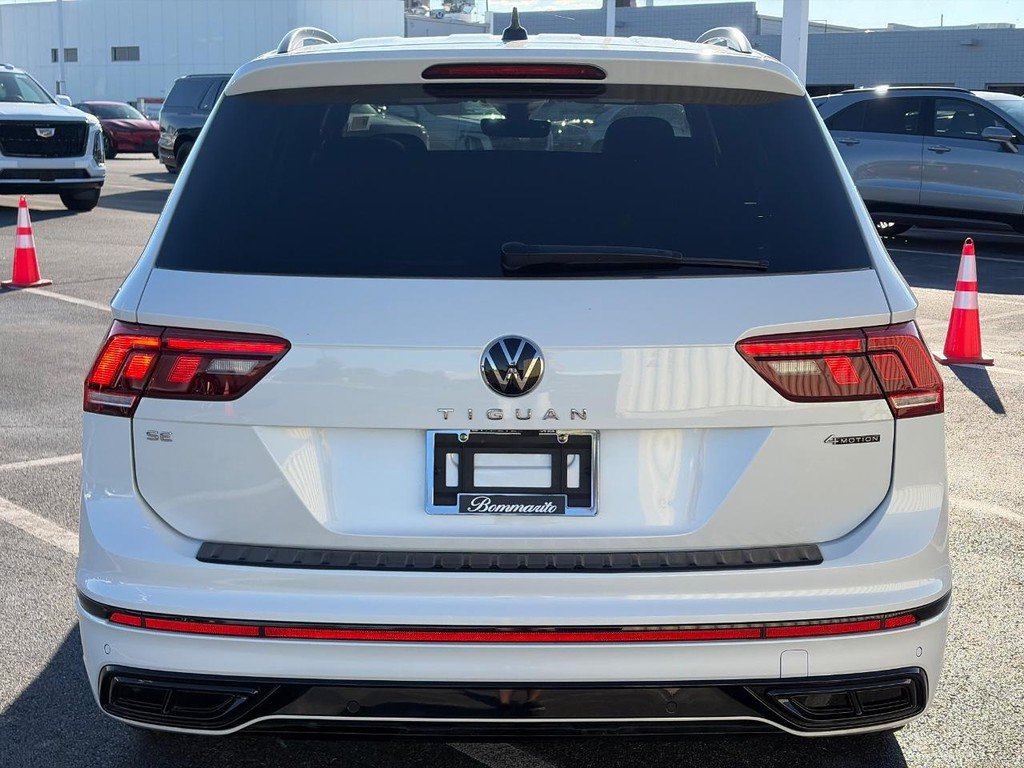 Used 2023 Volkswagen Tiguan SE R-Line AWD/4WD image 4