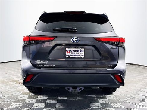 Used 2022 Toyota Highlander XLE image 7