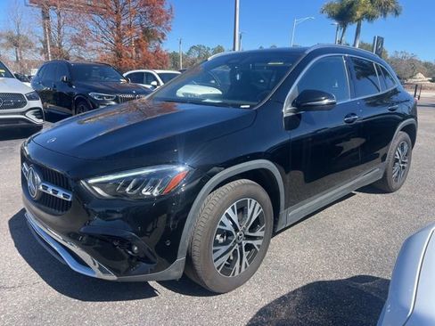 Used 2025 Mercedes-Benz GLA 250 4MATIC image 3