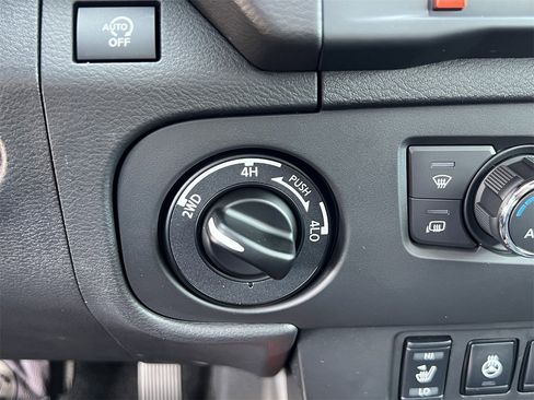 New 2026 Nissan Frontier PRO-4X w/ Pro-4x Convenience Package image 15