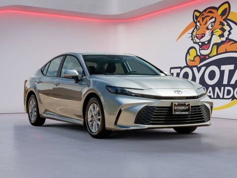 Used 2026 Toyota Camry LE FWD image 3