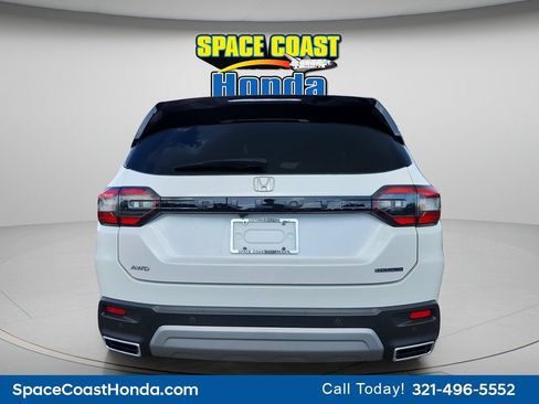 Certified 2023 Honda Pilot Touring image 4