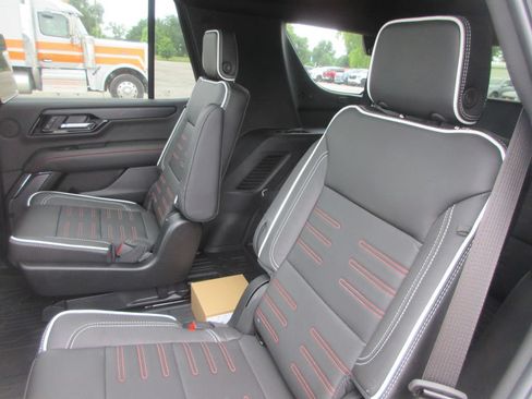 New 2026 GMC Yukon AT4 Ultimate w/ LPO, Floor Liner Package AWD/4WD image 12