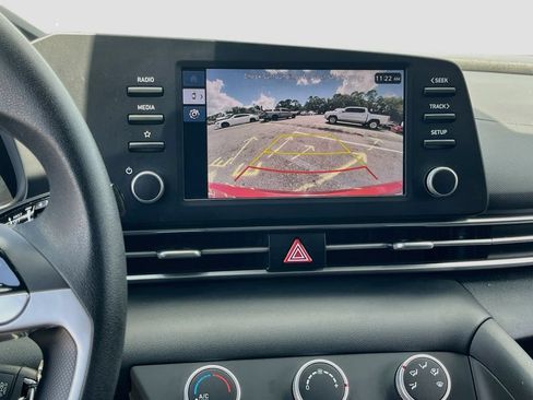 Used 2025 Hyundai Elantra SE w/ Cargo Package FWD image 13