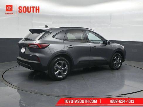 Used 2025 Ford Escape ST-Line AWD/4WD image 2