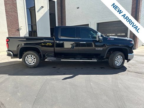 Used 2024 Chevrolet Silverado 2500 LTZ w/ LTZ Texas Edition AWD/4WD image 8