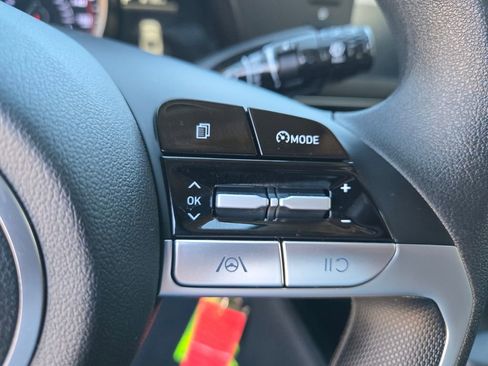 Certified 2023 Hyundai Elantra SE image 16