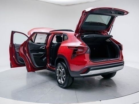 New 2026 Chevrolet Trax LT w/ Driver Confidence Package image 20