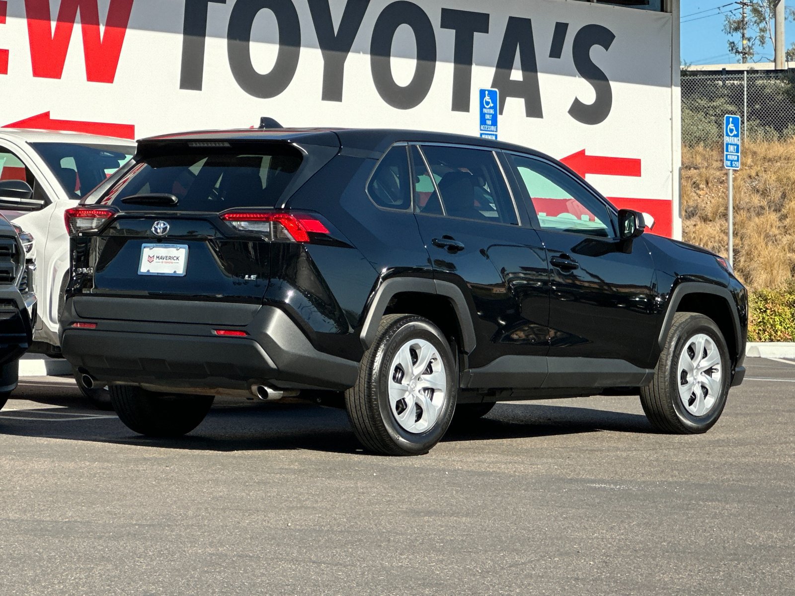 Used 2025 Toyota RAV4 LE FWD image 5
