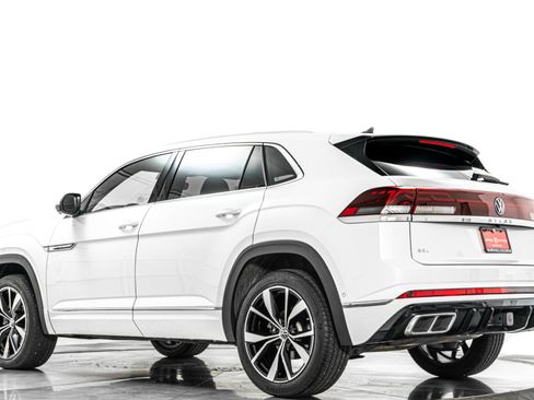 Used 2024 Volkswagen Atlas Cross Sport SEL Premium R-Line AWD/4WD image 33