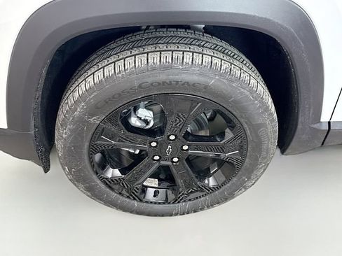 New 2026 Chevrolet Equinox LT w/ Convenience Package II image 32