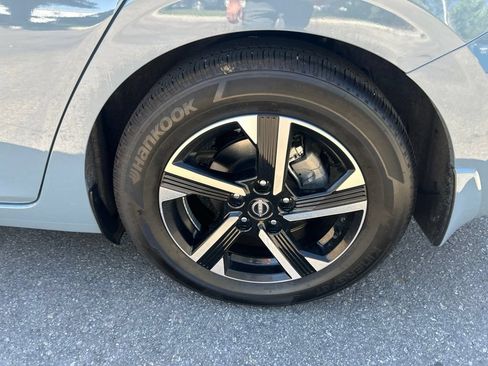 Used 2025 Nissan Sentra SV FWD image 28