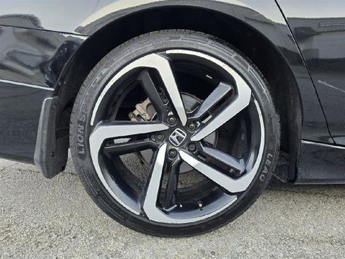 Used 2018 Honda Accord Sport image 17