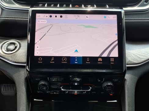 Used 2021 Jeep Grand Cherokee L Limited AWD/4WD image 7