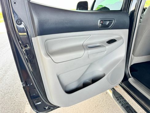 Used 2013 Toyota Tacoma PreRunner w/ SR5 Pkg RWD image 18