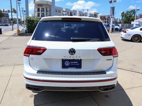 Used 2024 Volkswagen Tiguan SE R-Line AWD/4WD image 4