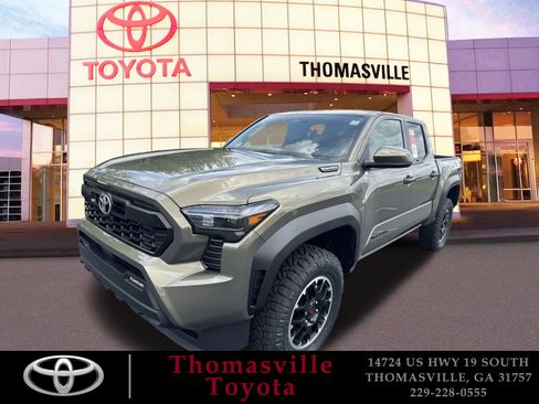 Used 2025 Toyota Tacoma TRD Off-Road image 1