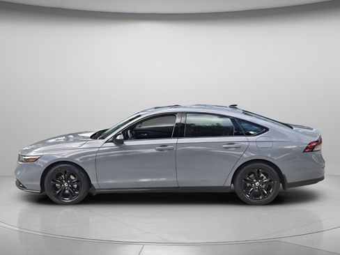 Certified 2025 Honda Accord SE image 5