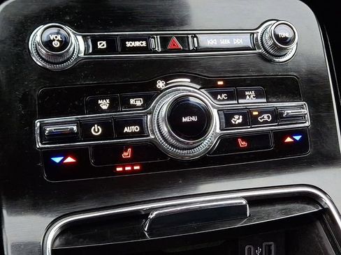 Used 2022 Lincoln Nautilus AWD w/ Premium Package image 15