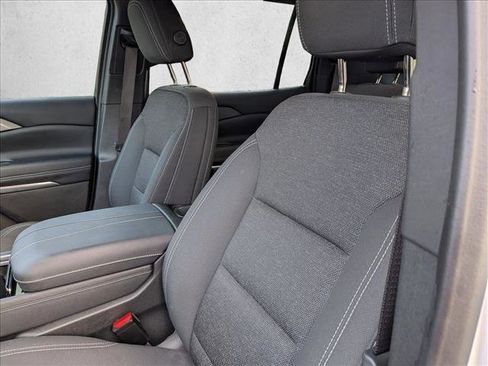 Used 2024 Chevrolet Traverse LT w/ Midnight/Sport Edition image 11