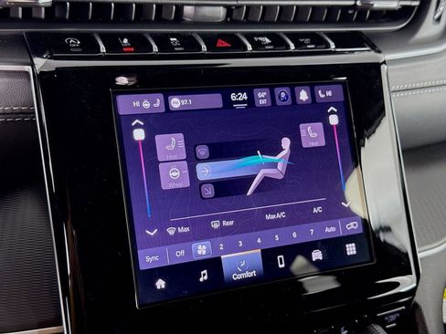 New 2025 Jeep Grand Cherokee Laredo image 36