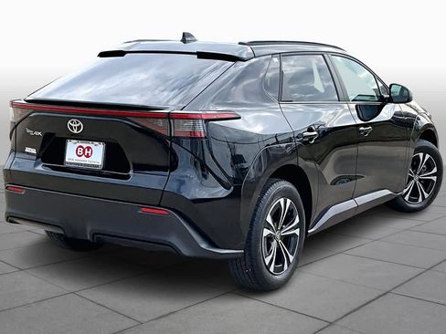 Used 2023 Toyota bZ4X XLE image 22