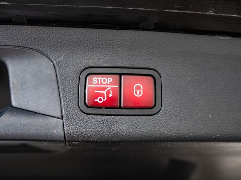 Used 2020 Mercedes-Benz GLS 450 4MATIC image 24