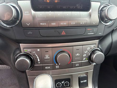 Used 2012 Toyota Highlander SE w/ Tow Pkg AWD/4WD image 24