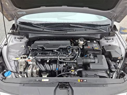 Used 2023 Hyundai Elantra SEL w/ Preferred Accessory Package image 28