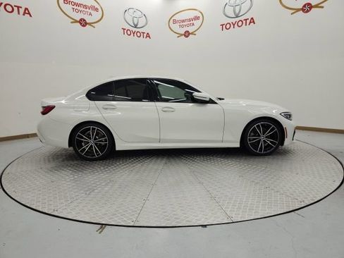 Used 2019 BMW 330i Sedan w/ M Sport Package image 3