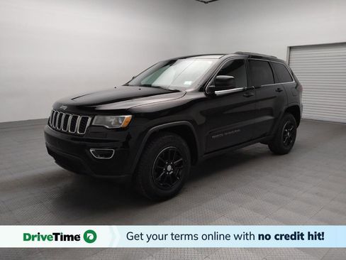 Used 2020 Jeep Grand Cherokee Laredo image 1